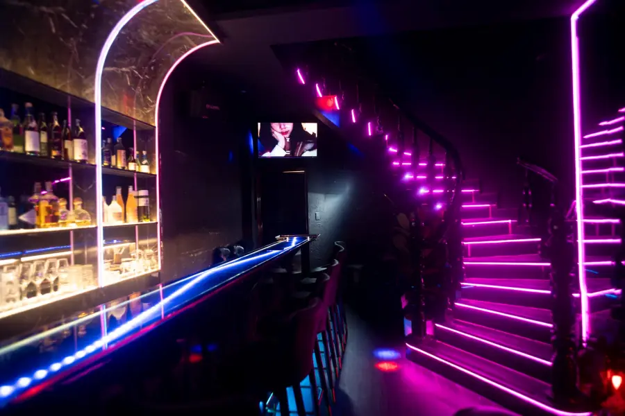 Barbie Bar lounge seating